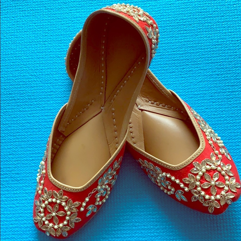 Red &Gold Punjabi Jutti (Flats)